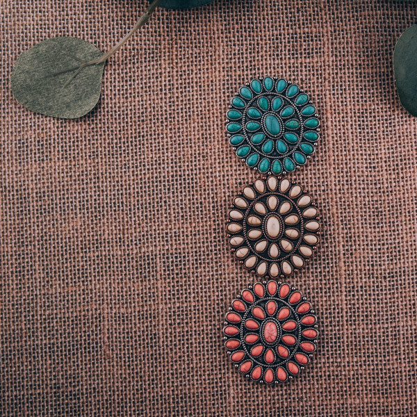 Accessorize your phone grip with this decorative peel and stick charm. Approximately 2.75" in length. 