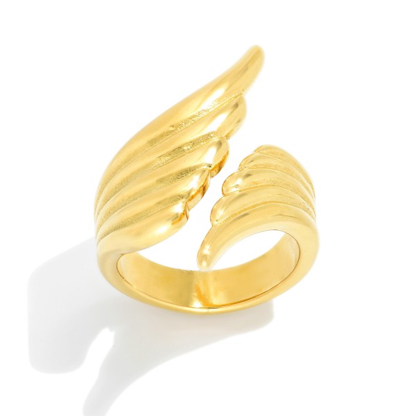 Metal Tone Feather Wrap Ring 

- Water Resistant 
- Stainless Steel
- Size 7