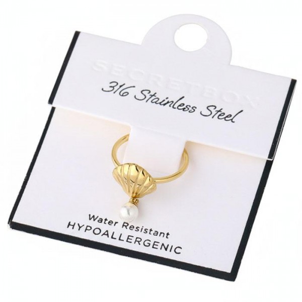 Metal Tone Shell & Pearl Ring 

- Stainless Steel
- Water Resistant
- Size 7.5