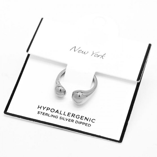 Metal Tone Double Ball Open Ring 

- Stainless Steel
- Water Resistant
- Size 7.5