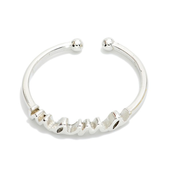 Metal Tone "Mama" Ring 

- Gold Dipped 
- Size 7 