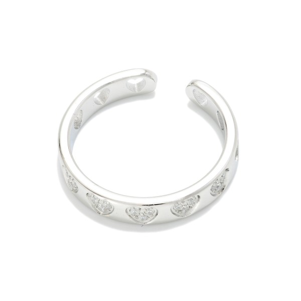 Metal Tone Ring With Rhinestone Heart Details

- Stainless Steel 
- Water Resistant 