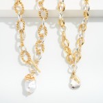 Chunky Tapered Chain Link T-Bar Necklace With Rhinestone Accented Pendant

- Approximately 15" L
