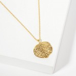 Wholesale dainty Chain Link Necklace Metal Leaf Pendant Gold Dipped Hypoallergen