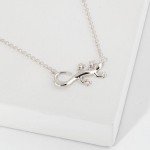 Wholesale dainty Chain Link Necklace Metal Lizard Pendant L Extender L Hypoaller