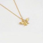 Wholesale dainty Chain Link Necklace Metal Bee Pendant L Extender L Hypoallergen
