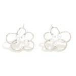 Wholesale dainty Metal Flower Stud Earrings Pearl Accents L