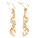 Wholesale wavy Metal Drop Earrings L