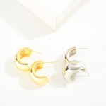 Do Everything In Love Chunky Metal Tone Half Hoop Earrings

- Brass Base
- Hypoallergenic
- White / 14K Gold Dipped
- Made In Korea
- Approximately 1" L