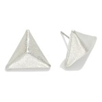 Wholesale textured Metal Pyramid Oversized Stud Earrings W