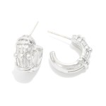 Textured Metal Hoop Earrings 

- 18K Gold Dipped
- Sterling Silver Post 
- Approximately .5" D