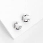 Metal Tone Chunky Hoop Earrings 

- Approximately .5" D