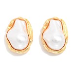 Wholesale baroque Pearl Stud Earrings organic faux pearl framed sculpted metal b