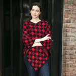 Checkered Print Poncho 

-One size fits most 0-14
-100% Polyester 