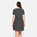 Wholesale soft Multi directional Lined line Dress Short Sleeves Two Pockets Hip