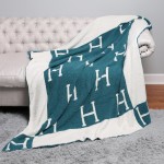 Wholesale super Soft Jacquard Comfy Luxe Reversible H Print Blanket Extra Plush