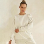 Wholesale women s Cozy Fleece Oversized Sweatshirt Soft fleece fabric Dropped sh