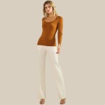 Wholesale sculpted Chic Seamless Long Sleeve Top Scoop Neckline Smooth Soft stre