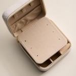 Wholesale floral Print Vegan Leather Travel Jewelry Box Full Zipper Closure Mirr