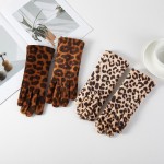 Wholesale leopard Print Gloves plush velvety fabric bold animal print instantly