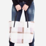 Wholesale faux Fur Plaid Print Tote Bag Faux Leather Handles Zipper Closure Open