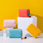 Wholesale water Resistant PU Makeup Pouch Elastic Accent Band Water Resistant L
