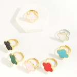 Simple Gold Dipped Ring With Clover Detail 

- Size 7
- Clover .75" D