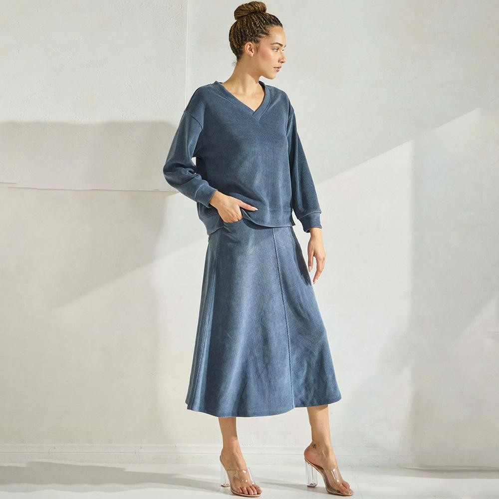 Women's Corduroy Flared Long Skirt - Relaxed-fit - Corduroy fabric - Ribbed - Flared - Smooth - Imported - 98% polyester 2% spandex view 4